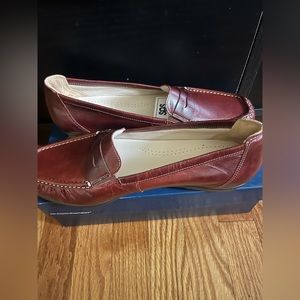 Brand new SAS women shoes never worn
